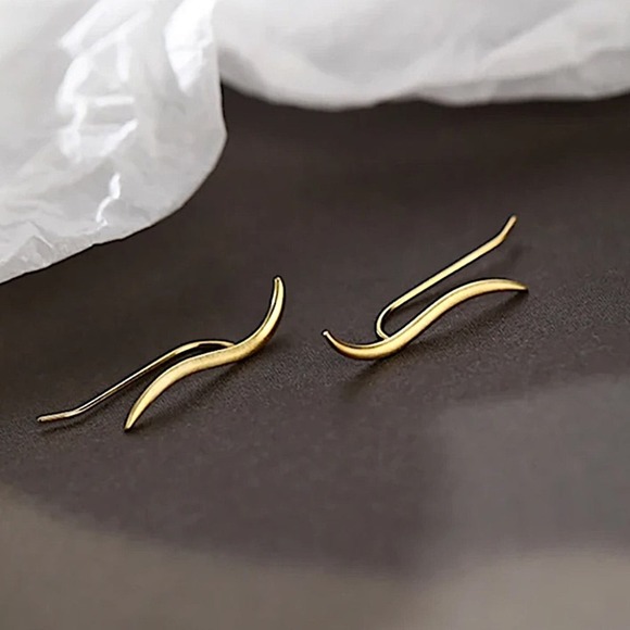 Gold Ear Climber Earring - Picture 3 of 3